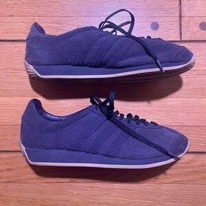 Women's Athletic Sneakers - Navy Suede